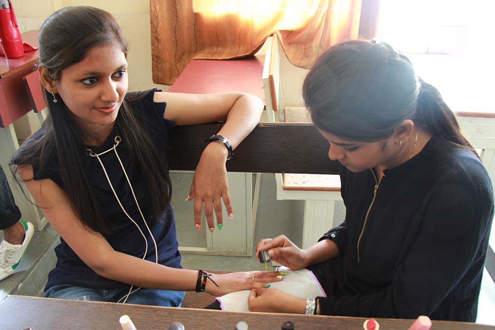 Nail Art & Hair Style Competition